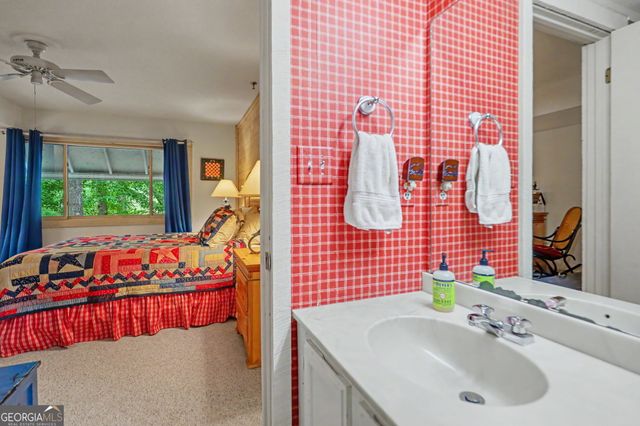 251 Shakespeare Drive 323, Clayton, GA 30525