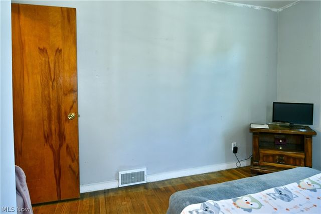 202 Elm Street, Struthers, OH 44471