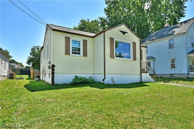 202 Elm Street, Struthers, OH 44471