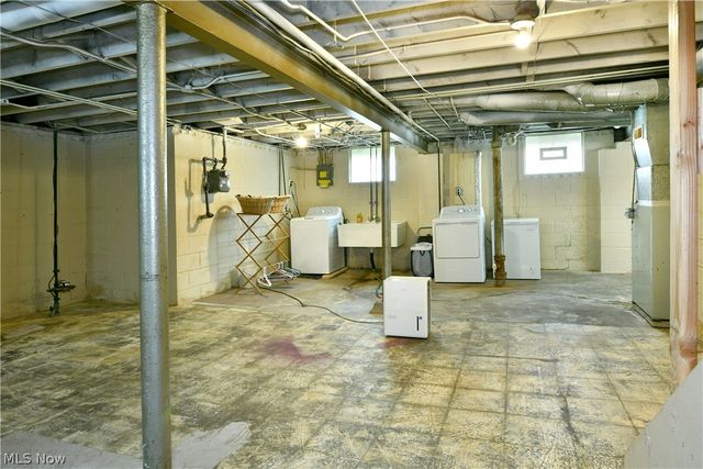202 Elm Street, Struthers, OH 44471