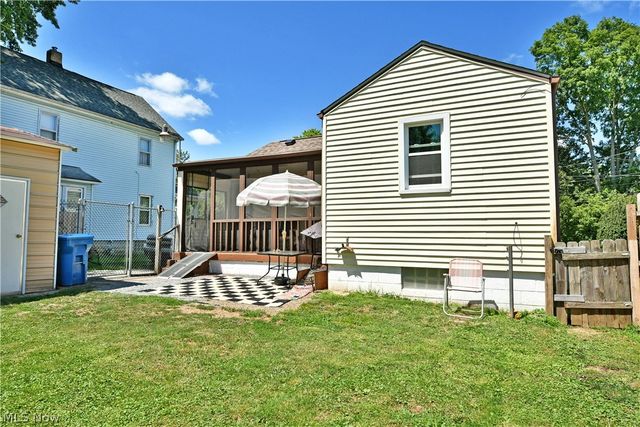 202 Elm Street, Struthers, OH 44471