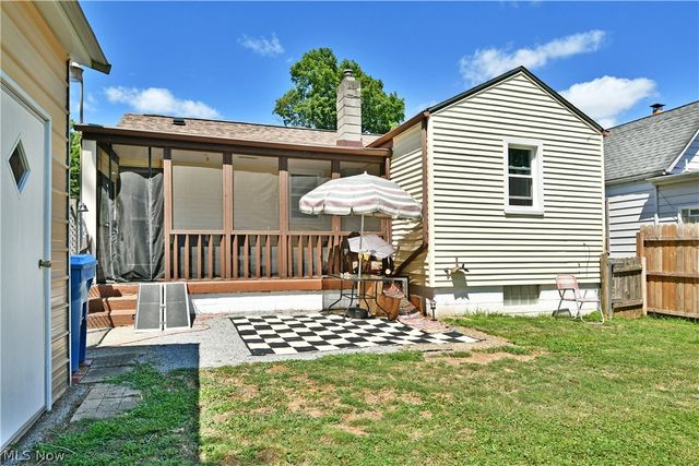 202 Elm Street, Struthers, OH 44471