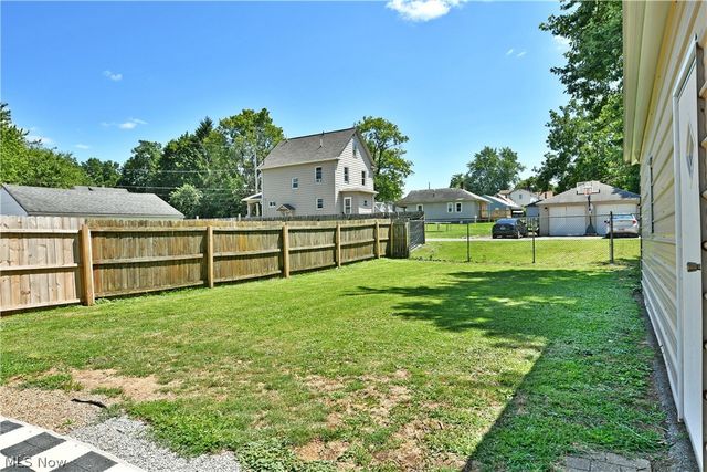 202 Elm Street, Struthers, OH 44471