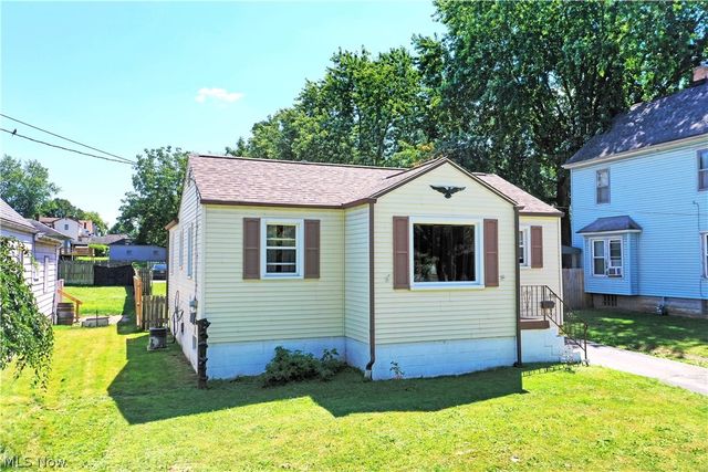 202 Elm Street, Struthers, OH 44471