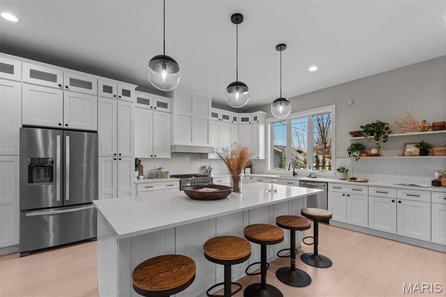 4731 Westminster Place, St Louis, MO 63108