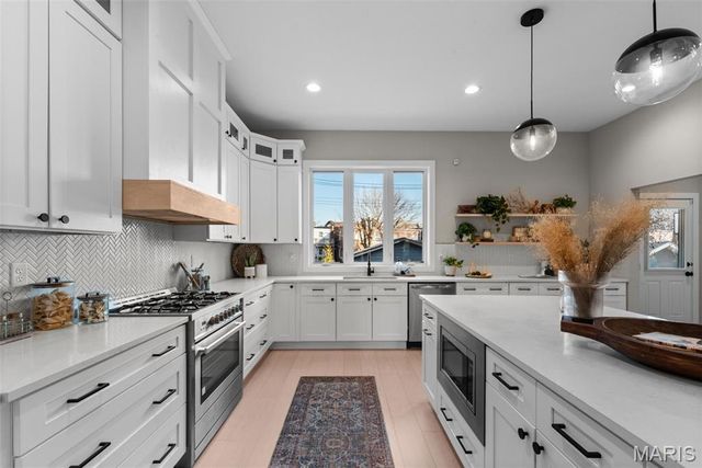 4731 Westminster Place, St Louis, MO 63108