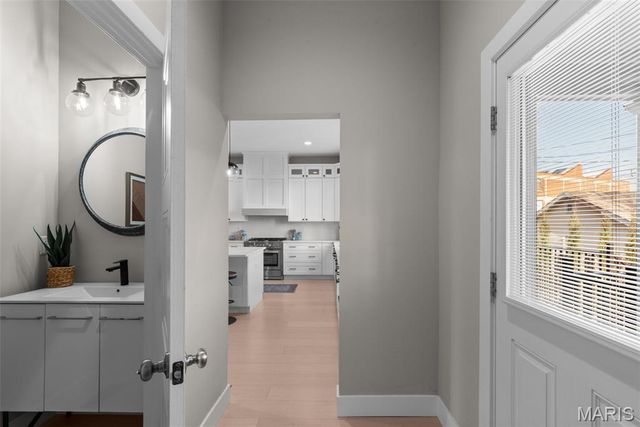 4731 Westminster Place, St Louis, MO 63108