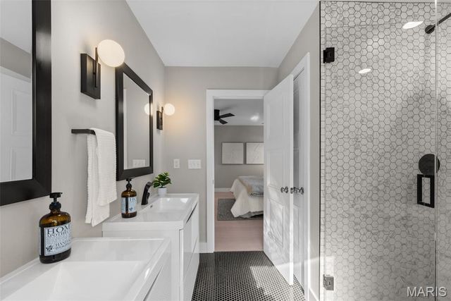 4731 Westminster Place, St Louis, MO 63108