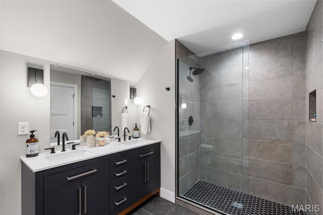 4731 Westminster Place, St Louis, MO 63108