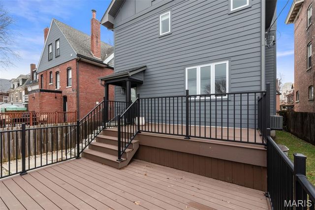 4731 Westminster Place, St Louis, MO 63108