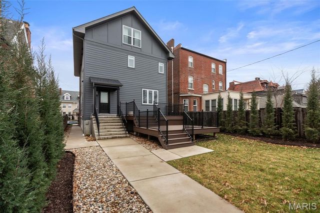 4731 Westminster Place, St Louis, MO 63108