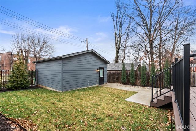 4731 Westminster Place, St Louis, MO 63108