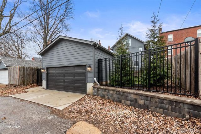 4731 Westminster Place, St Louis, MO 63108