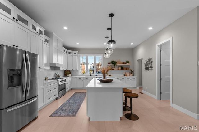 4731 Westminster Place, St Louis, MO 63108