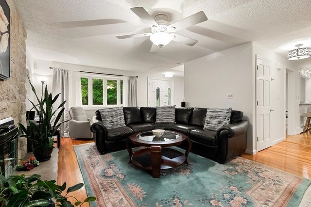 44 Sable Rd, Salem, MA 01970