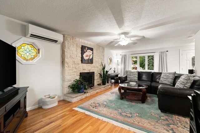 44 Sable Rd, Salem, MA 01970