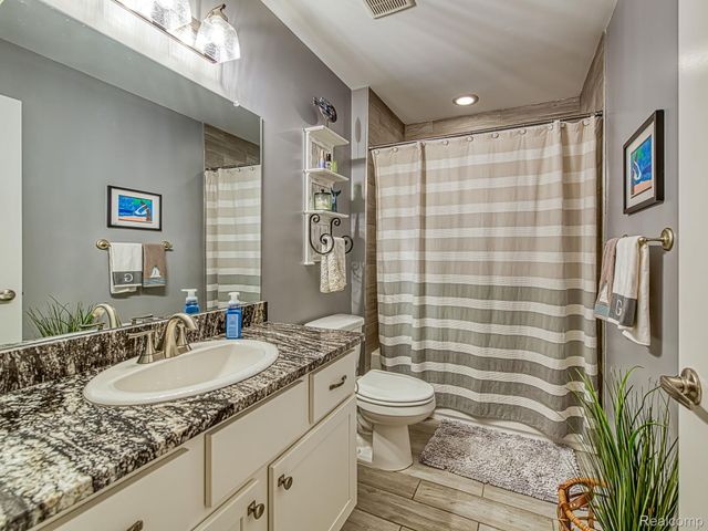 13419 Shire Lane, Southgate, MI 48195