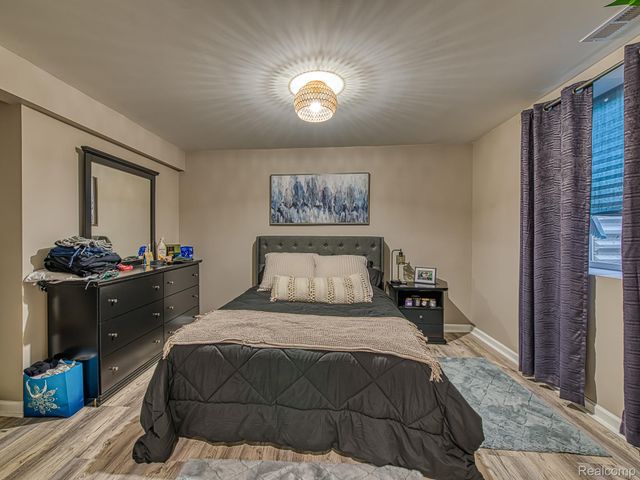 13419 Shire Lane, Southgate, MI 48195