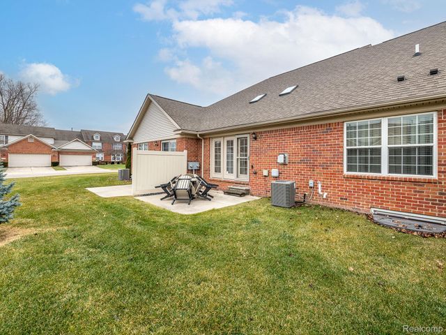 13419 Shire Lane, Southgate, MI 48195