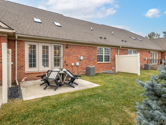 13419 Shire Lane, Southgate, MI 48195