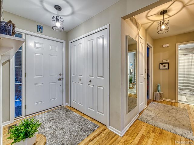 13419 Shire Lane, Southgate, MI 48195