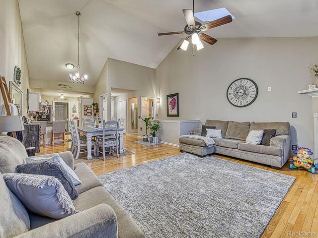 13419 Shire Lane, Southgate, MI 48195