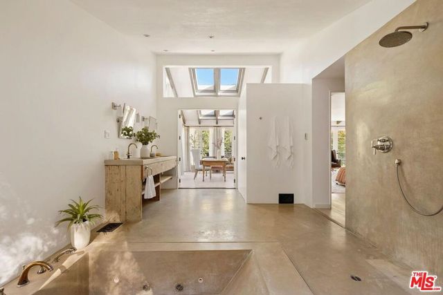 647 Old Topanga Canyon Road, Topanga, CA 90290