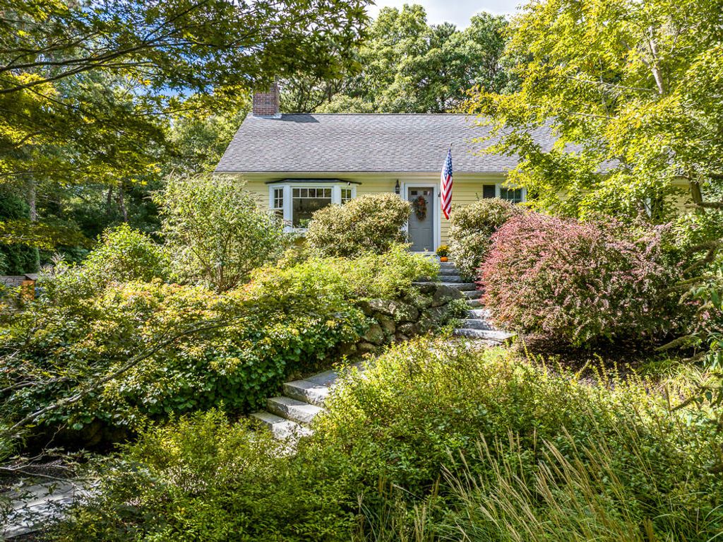 15 Trudy Circle, South Dennis, MA 02660