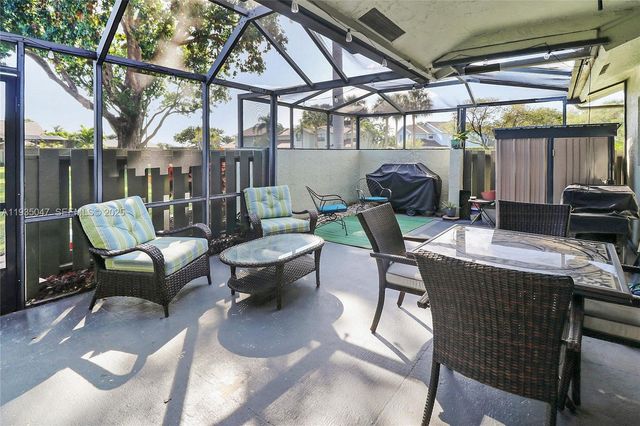 5694 Northpointe Ln, Boynton Beach, FL 33437