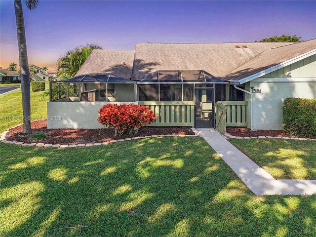 5694 Northpointe Ln, Boynton Beach, FL 33437