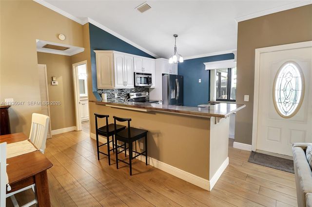 5694 Northpointe Ln, Boynton Beach, FL 33437