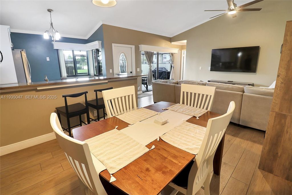 Image 10 of property listing at 5694 Northpointe Ln, Boynton Beach, FL 33437