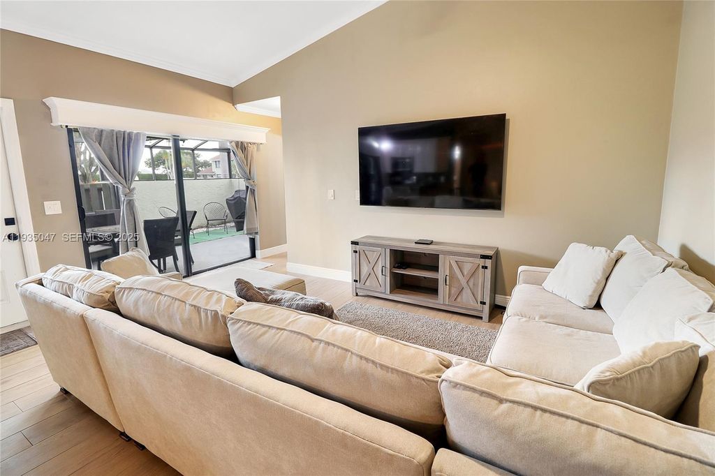 Image 11 of property listing at 5694 Northpointe Ln, Boynton Beach, FL 33437