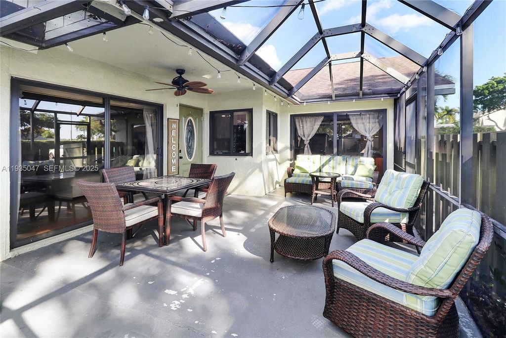 Image 2 of property listing at 5694 Northpointe Ln, Boynton Beach, FL 33437