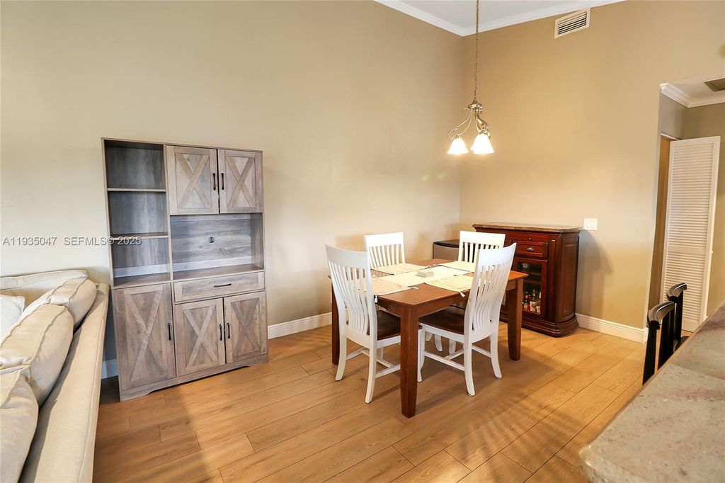 Image 9 of property listing at 5694 Northpointe Ln, Boynton Beach, FL 33437