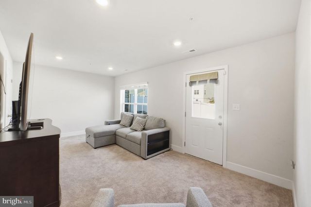10915 DRUMMOND PL, White Plains, MD 20695