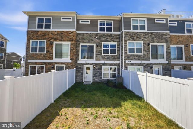 10915 DRUMMOND PL, White Plains, MD 20695