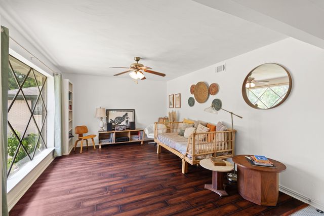 9239 Jennie Lee Lane, Dallas, TX 75227