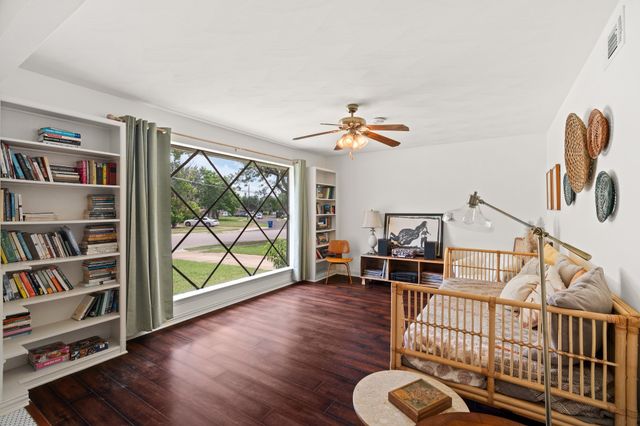 9239 Jennie Lee Lane, Dallas, TX 75227