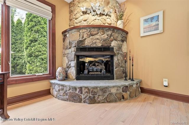 39 Loughran Lane, Highland, NY 12528