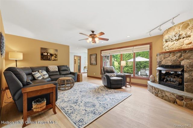 39 Loughran Lane, Highland, NY 12528