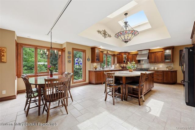 39 Loughran Lane, Highland, NY 12528