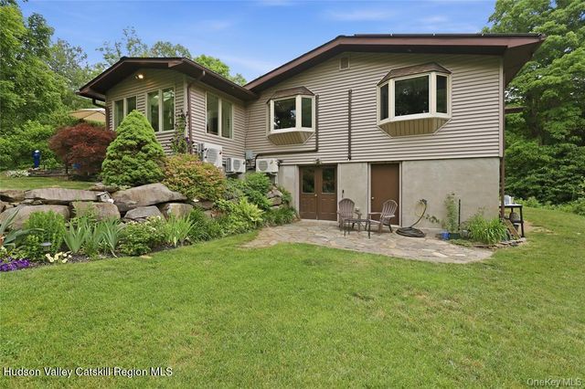 39 Loughran Lane, Highland, NY 12528