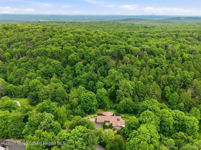 39 Loughran Lane, Highland, NY 12528