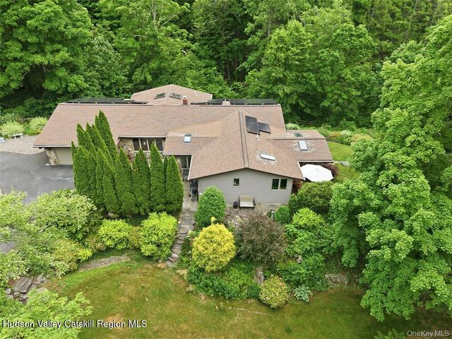 39 Loughran Lane, Highland, NY 12528
