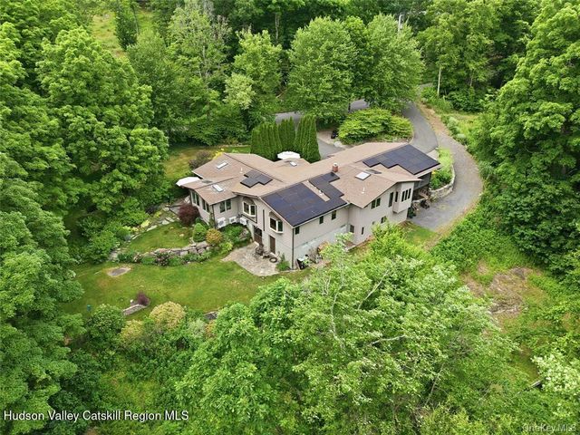 39 Loughran Lane, Highland, NY 12528