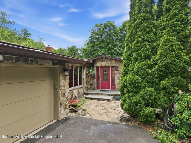 39 Loughran Lane, Highland, NY 12528