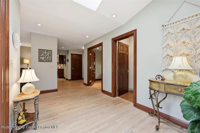 39 Loughran Lane, Highland, NY 12528