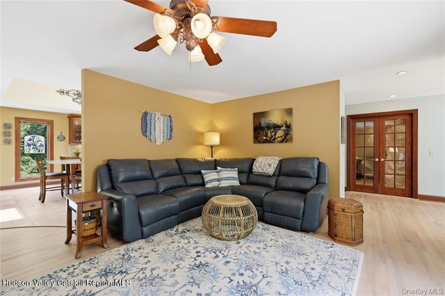 39 Loughran Lane, Highland, NY 12528