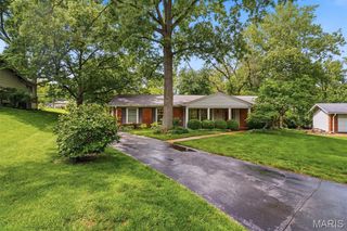 259 White Tree Lane, Ballwin, MO 63011